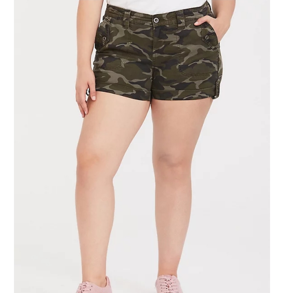 *TORRID* Camo Jean Stretchy Shorts